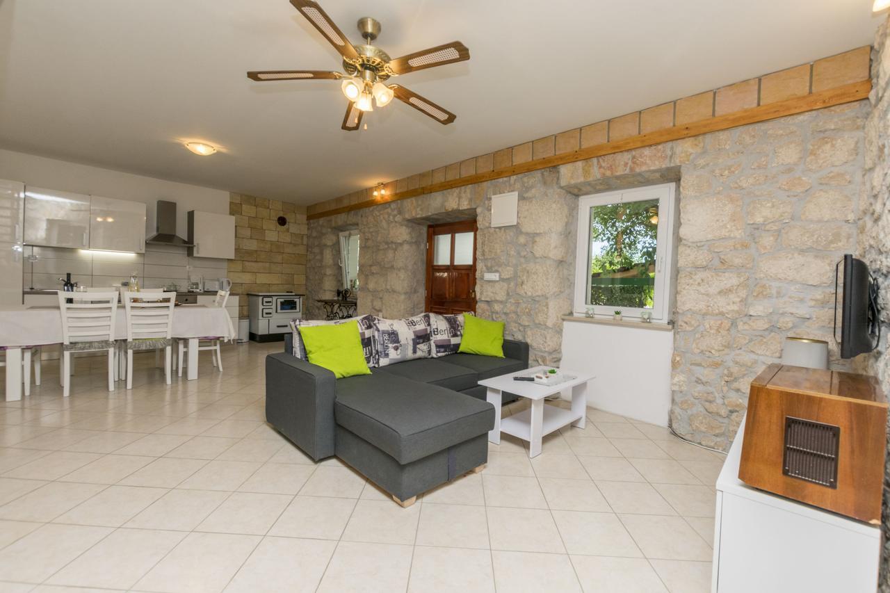 Вилла House Ante Grabovac  Экстерьер фото