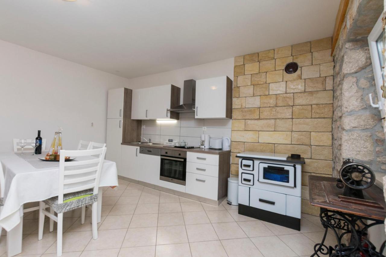 Вилла House Ante Grabovac  Экстерьер фото